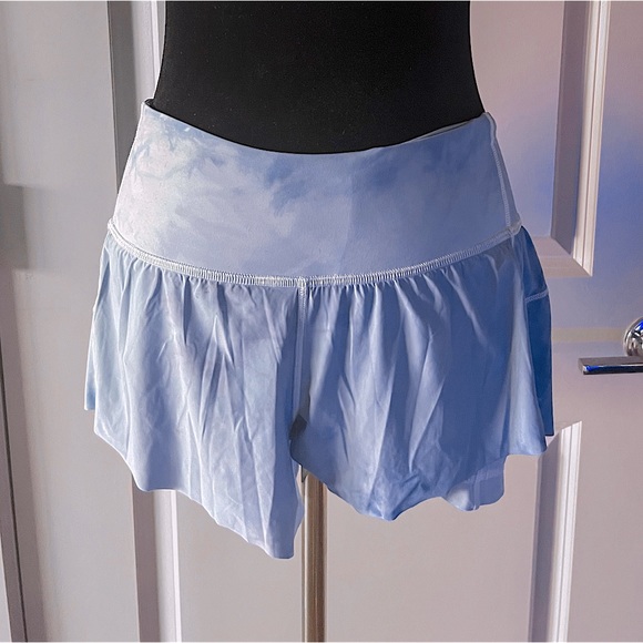 NWOT Lululemon custom tie dye shorts. Blue tie dye Size 4. New. Shorts only. - Picture 2 of 8